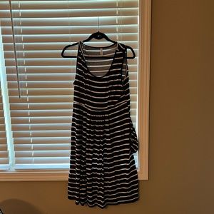 Jouica dress with pockets- black and white stripes